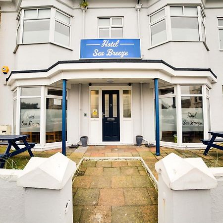 Hotel Sea Breeze Клактън он Сий Екстериор снимка
